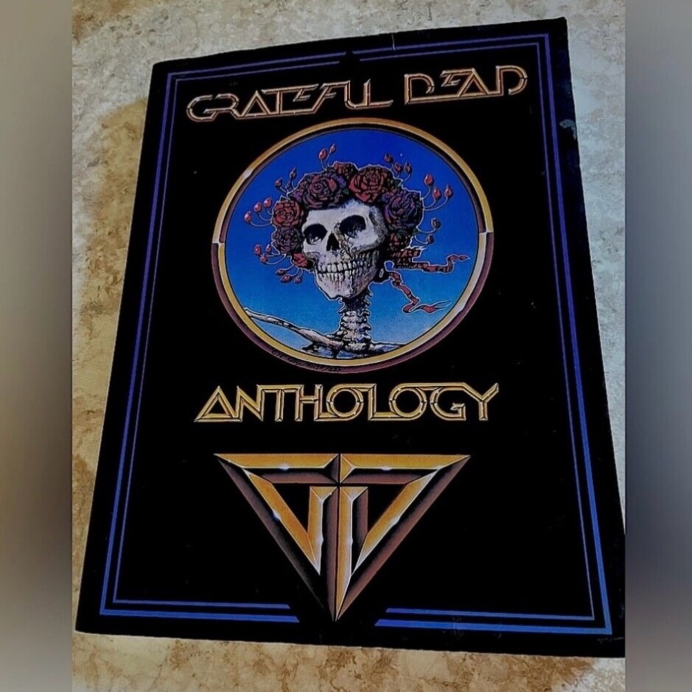 Grateful Dead Anthology. Excellent condition . Ice Nine Publications.